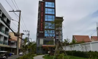 GOLDEN JOMTIEN BEACH HOTEL