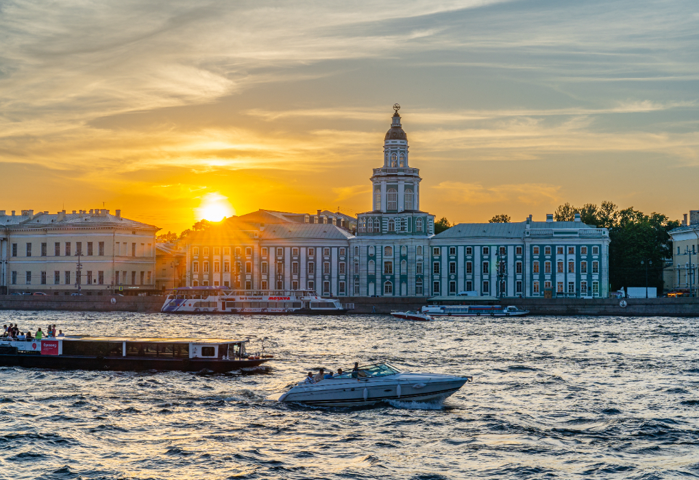"В Петербург - недорого!", понедельник - суббота, тур на 6 дней, летнее расписание