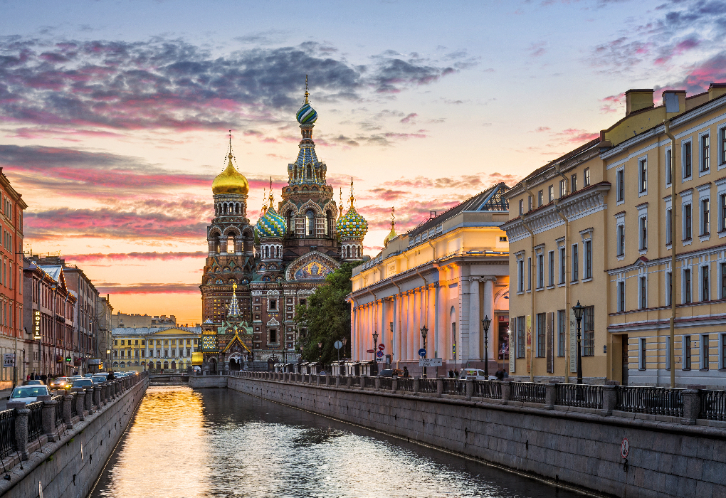 "Знакомый и незнакомый Петербург", тур на 5 дней, летнее расписание